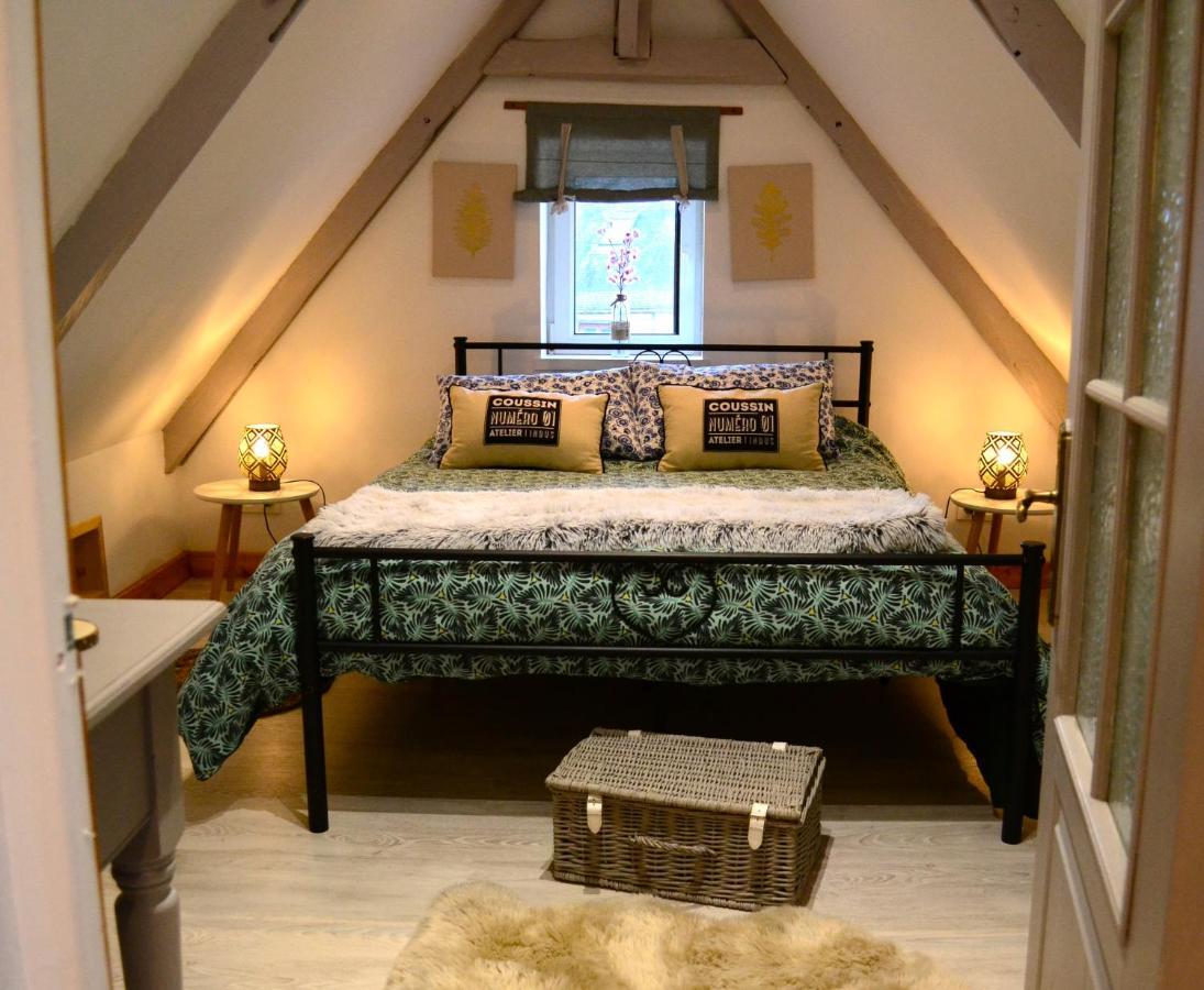 Le Vieux Moulin Gites - Detached Cottage With Garden Views And Pool Guegon Exterior photo