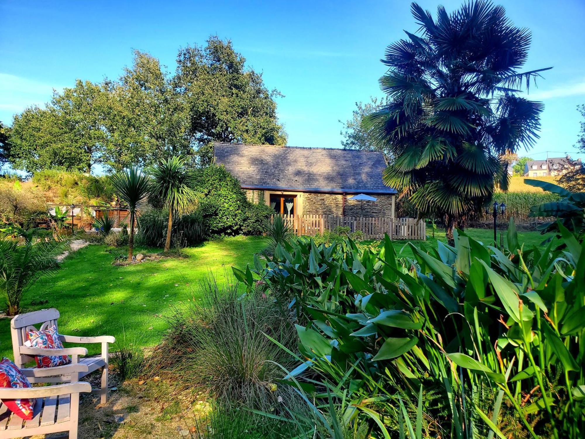 Le Vieux Moulin Gites - Detached Cottage With Garden Views And Pool Guegon Exterior photo